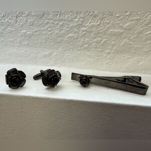Elegant Black Rose Cufflinks and Tie Clip Set